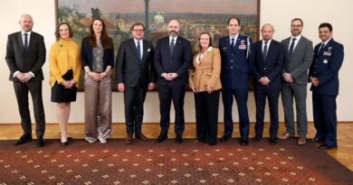 ČR a USA budou dále posilovat strategické partnerství a obrannou spolupráci ČR a USA budou dále posilovat strategické partnerství a obrannou spolupráci